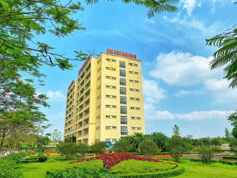 Trao Giấy chứng nhận kiểm định chất lượng chương trình đào tạo tại Trường Đại học Đại Nam